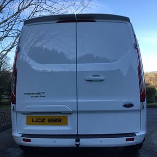 Check out this cracking looking Transit Custom Limited, fitted with Demountable Swanneck Towbar and Vehicle Specific Electrics for @dmcl1983 in Claudy 😊

And he even took us for breakfast after we were finished 🍳🥞🥓😊 Give us a call on 07710 964194 / 07810 345492 for all your Towing Needs!

www.seamusmcdonnelltowbars.com

#youronestopshopfortowbars #towbar #towbars #towbarfitting #towbarnorthernireland #ford
#customlimited #mobilefittingservice
#unbeatableprices